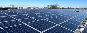 A rooftop solar array in the GTA, one of several clean energy acquisitions by Skyline Clean Energy Fund in 2022. The Fund acquired an additional 7,852 KW/DC (7.852 MW/DC) in ground-mounted and rooftop solar assets throughout 2022.