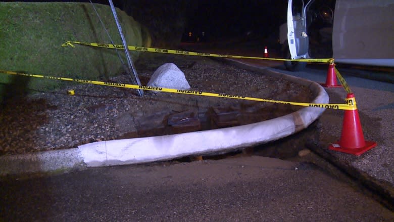 North Vancouver neighbourhood flooded after pipes burst