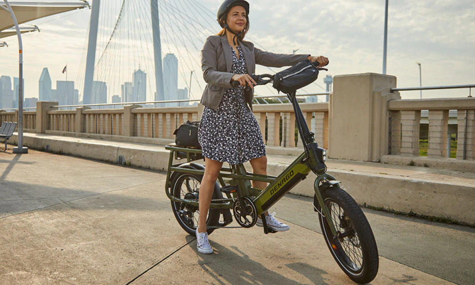 Commuting to work just got a whole lot easier with the Compact Cargo 1.<p>Denago Ebikes</p>