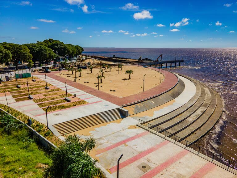 El Parque Costero cuenta con 1,5 hectáreas de playa con arena