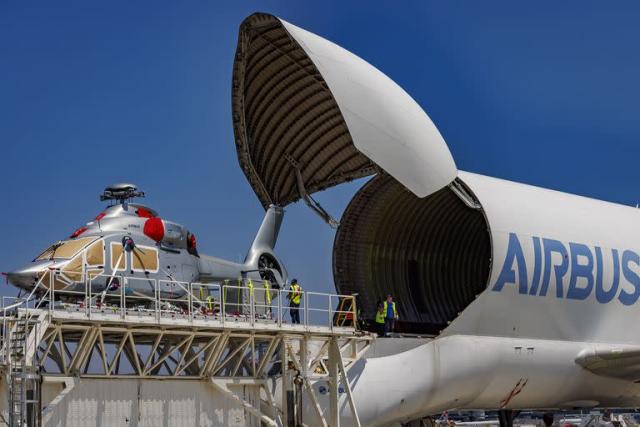 Beluga ST: el avión con “forma de ballena” llegó por primera vez a América  Latina