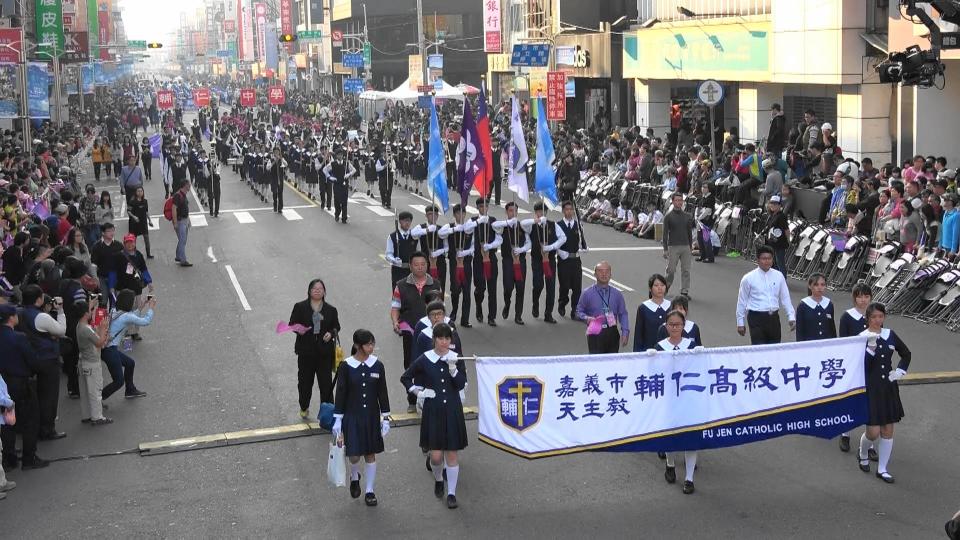 在嘉義市天主教輔仁中學就讀的新住民之子張守豐，憑著過人的天賦努力研究數理科，曾多次拿下國際獎項。（圖／嘉義市天主教輔仁中學）