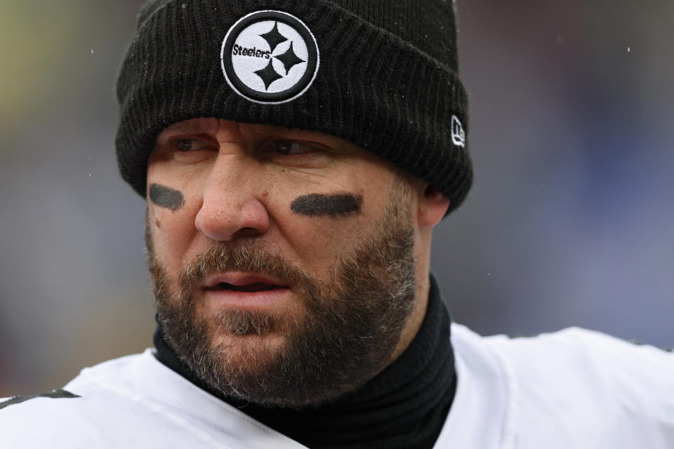 BALTIMORE, MARYLAND - JANUARY 09: Quarterback Ben Roethlisberger #7 of the Pittsburgh Steelers looks on against the Baltimore Ravens at M&T Bank Stadium on January 09, 2022 in Baltimore, Maryland. (Photo by Patrick Smith/Getty Images)