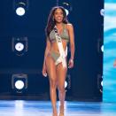 <p>La guapa dominicana es descrita por los organizadores de Miss USA como el claro ejemplo del Sueño americano. Antes de ser reina era mesera en un restaurante de Brooklyn. <a rel="nofollow noopener" href="https://www.instagram.com/genesiscamilas/?hl=en" target="_blank" data-ylk="slk:Foto: Genesis Suero/Instagram;elm:context_link;itc:0;sec:content-canvas" class="link ">Foto: Genesis Suero/Instagram</a> </p>