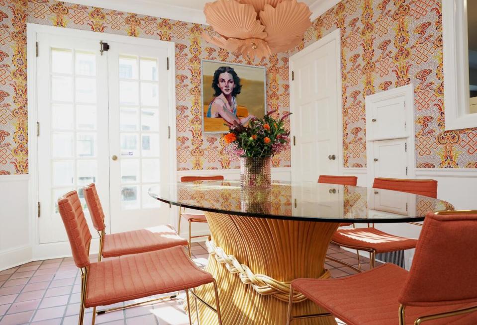 A sunny breakfast room in a 1920s property marries old and new influences