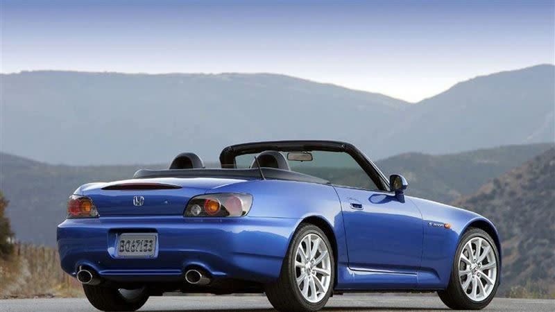 Honda S2000的整體設定相當硬派，想駕馭它需要一定的駕駛技術。（圖／翻攝自Honda官網）