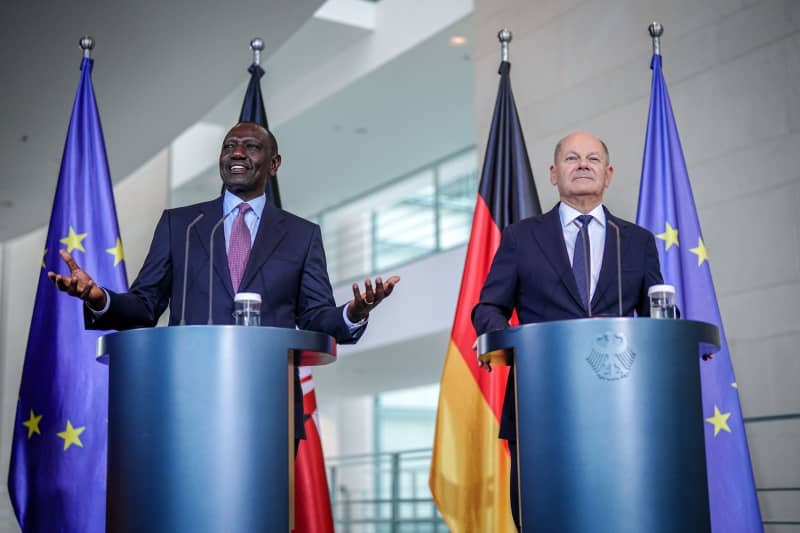 Germany's Chancellor Olaf Scholz (R) holds a press conference with Kenya President William Samoei Ruto (L) in the Chancellery. Germany and Kenya sign a migration agreement. Kay Nietfeld/dpa