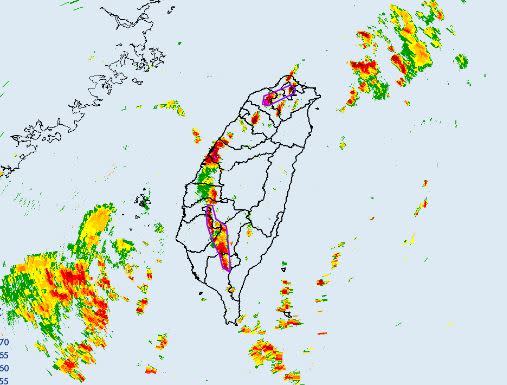 中央氣象局針對8縣市發布大雷雨警報。（圖／中央氣象局）