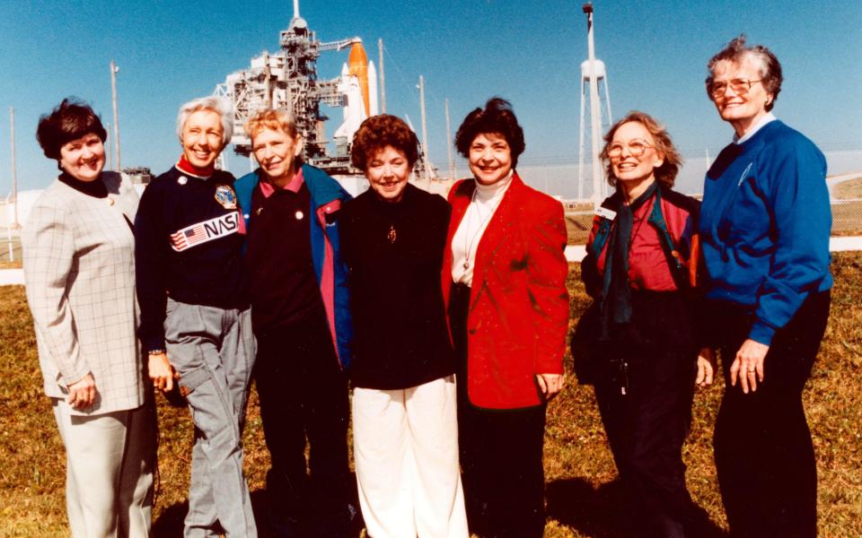 Jerrie Cobb, third from left, with her fellow female Mercury candidates