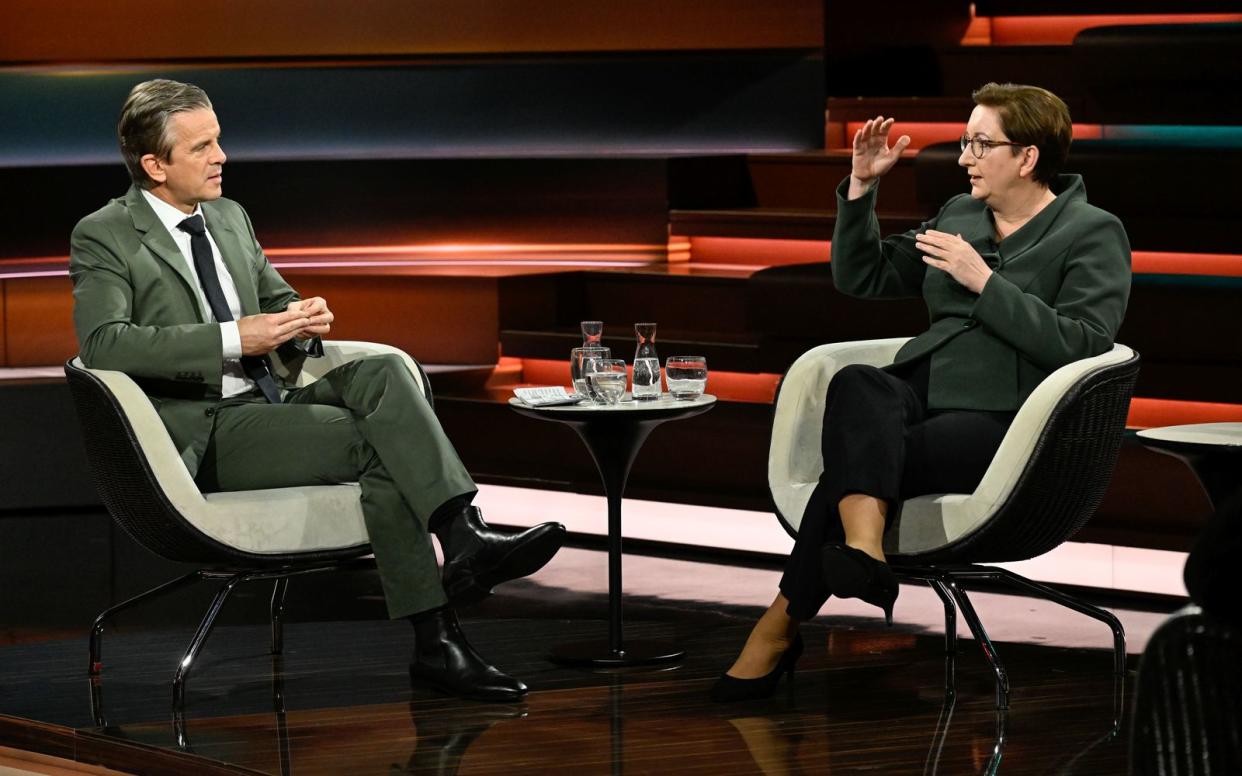 SPD-Politikerin und Bauministerin Klara Geywitz schockierte Markus Lanz mit ihrer Prognose und Berichten aus ihrem Ministerium. (Bild: ZDF / Markus Hertrich)