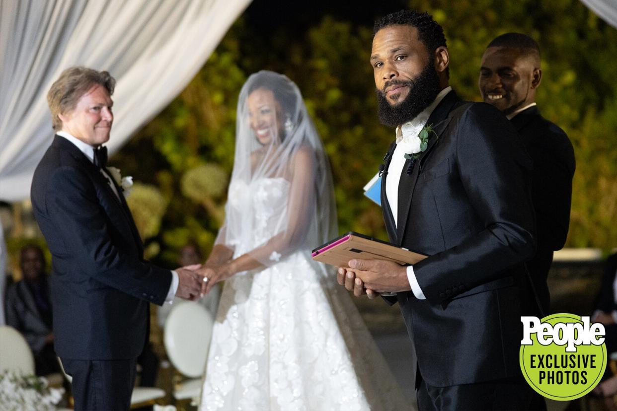 Anthony Anderson officiating his friends' Wedding of AJ Williams and John Henson