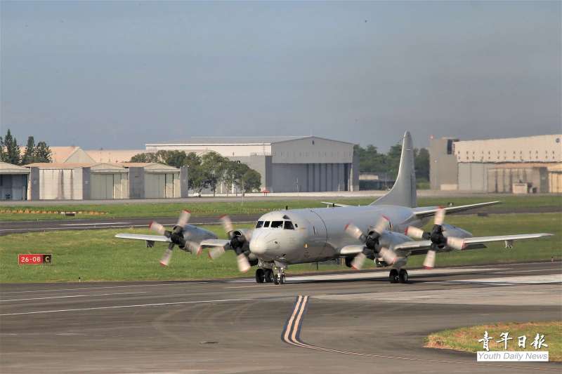 20200713-國軍P-3C反潛巡邏機實施戰備轉場畫面。（取自青年日報）