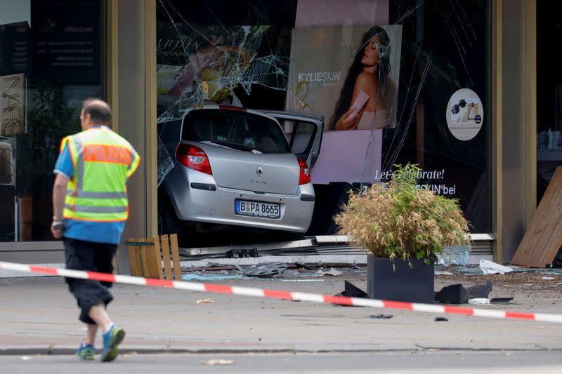 Un coche atropella a un grupo de personas en Berlín