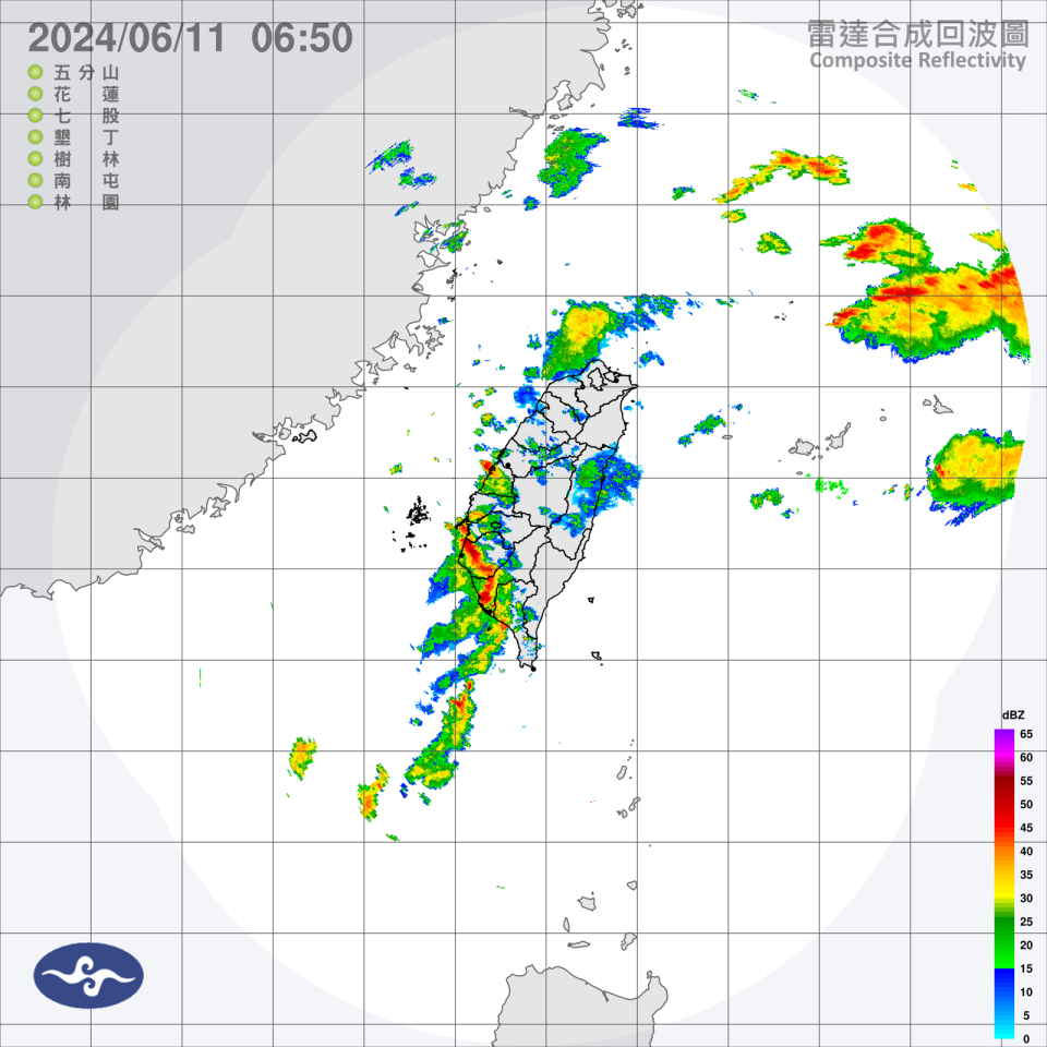 今日苗栗以南地區有短暫陣雨或雷雨，其中南部地區降雨範圍較廣，其他地區也可能有午後雷陣雨。（中央氣象署提供）