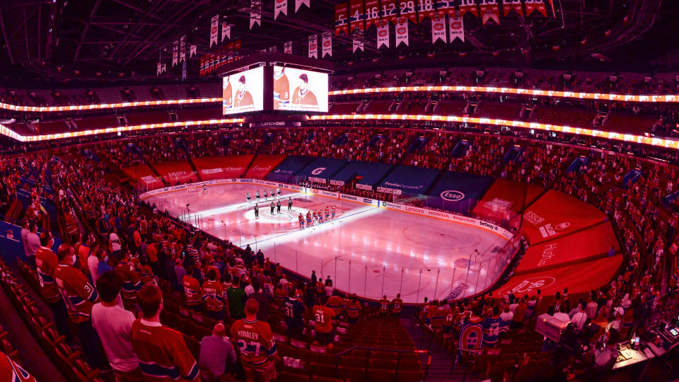 A 23-year-old Winnipeg Jets fan was allegedly assaulted while walking home in Montreal after Game 4. (Minas Panagiotakis/Getty Images)