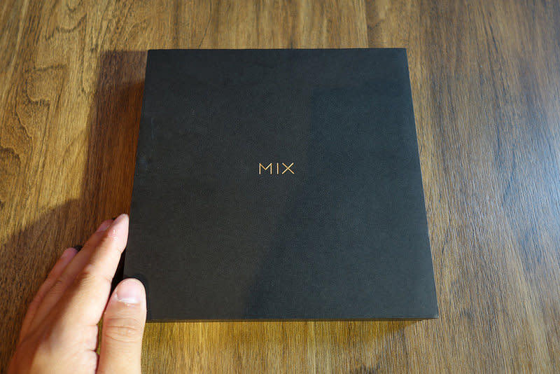 全面屏2.0 小米MIX 2開箱 身為MIX 1的主人我怎麼看