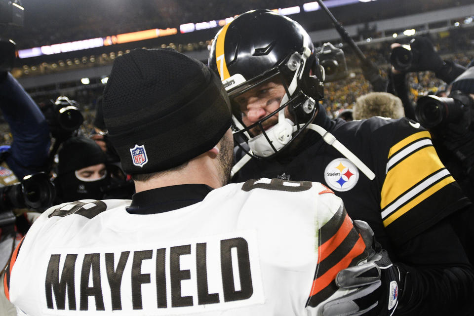 Pittsburgh Steelers quarterback Ben Roethlisberger, right, greets Cleveland Browns quarterback Baker Mayfield after an NFL football game, Monday, Jan. 3, 2022, in Pittsburgh. The Steelers won 26-14. (AP Photo/Don Wright)