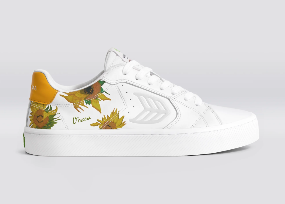 Van Gogh Museum Sunflowers White Leather