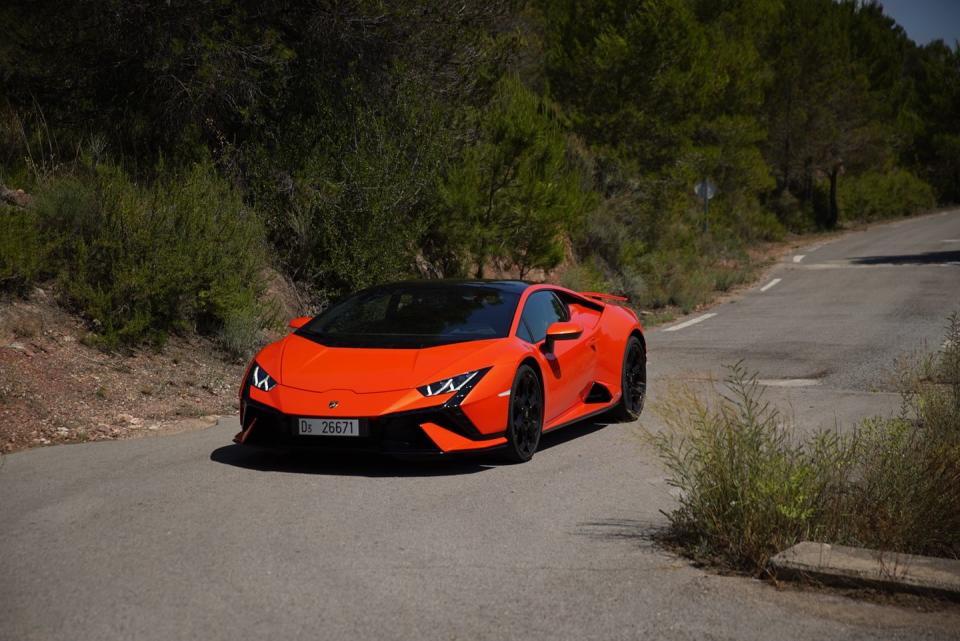 2023 Lamborghini Huracán Tecnica - Photos From Every Angle