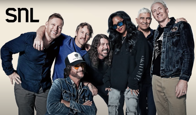 Foo Fighters Welcome H.E.R. For 'SNL' Performance Of 'The Glass