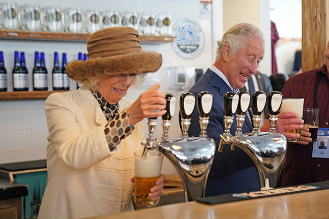 charles-camilla-pint-canada