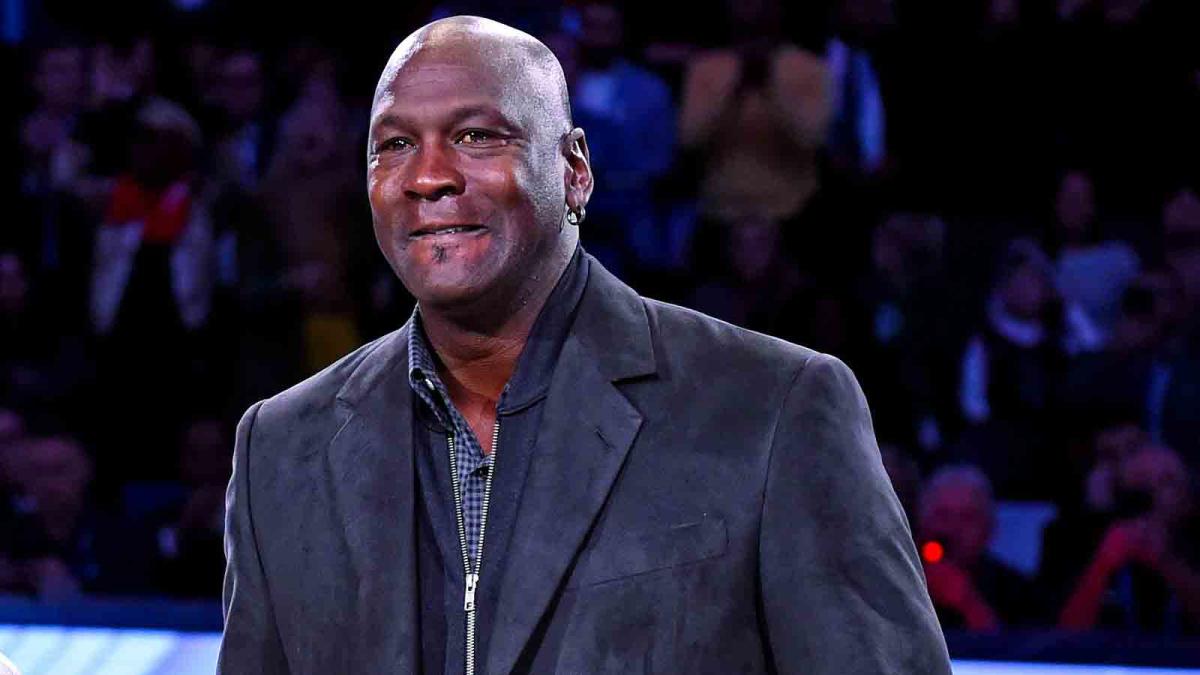 Michael Jordan überbringt eine Botschaft angesichts seiner Abwesenheit bei der Bulls Ring of Honor-Zeremonie