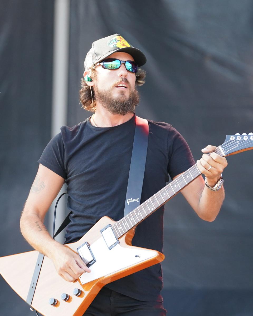 Country star and platinum-selling recording artist Chris Janson, known for such hits like “Buy Me a Boat,” “Fix a Drink,” and “Done,” will be headlining this summer's Country Music Fest at Hampton Beach.