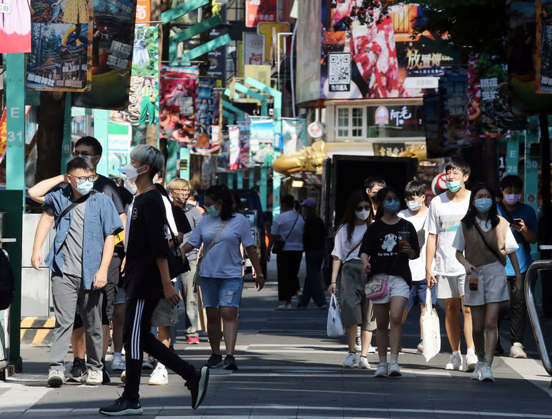 受到疫情及畢業季影響，8月失業率3.79％，創下近10個月新高（資料照／中央社提供）