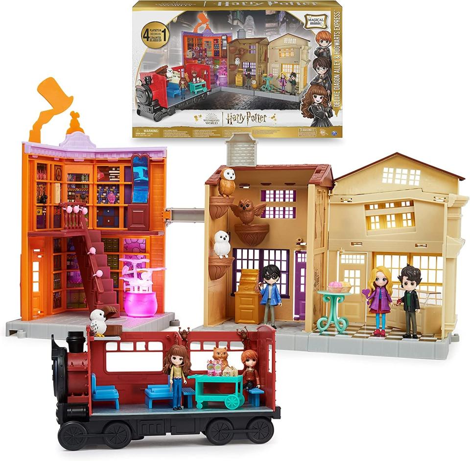 Wizarding World Harry Potter, Amazon Exclusive Deluxe Diagon Alley & Hogwarts Express