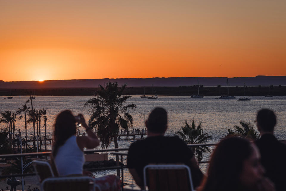 Atardecer en el hotel Baja Club, en La Paz, la capital de Baja California Sur, México, el 22 de marzo de 2024. (Tanveer Badal/The New York Times)
