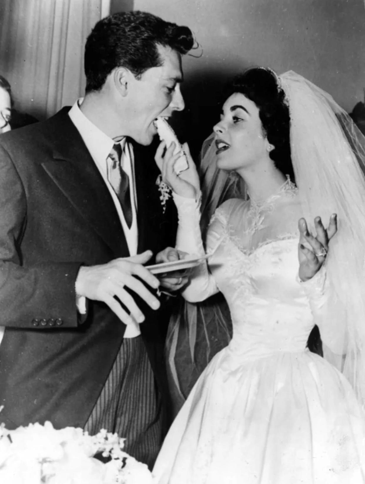 Elizabeth Taylor, Nick Hilton (Hulton Archives)