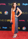 <p>The American actress was all smiles in an oriental blue-and-orange design by Rosie Assoulin.<br><i>[Photo: Getty]</i> </p>