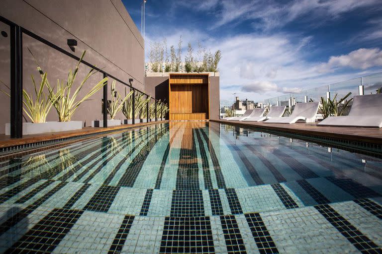 En pleno Recoleta, Flaat Recoleta Plaza ofrece una moderna piscina descubierta