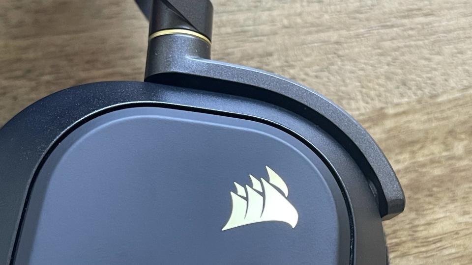 Corsair HS80 Wireless gaming headset