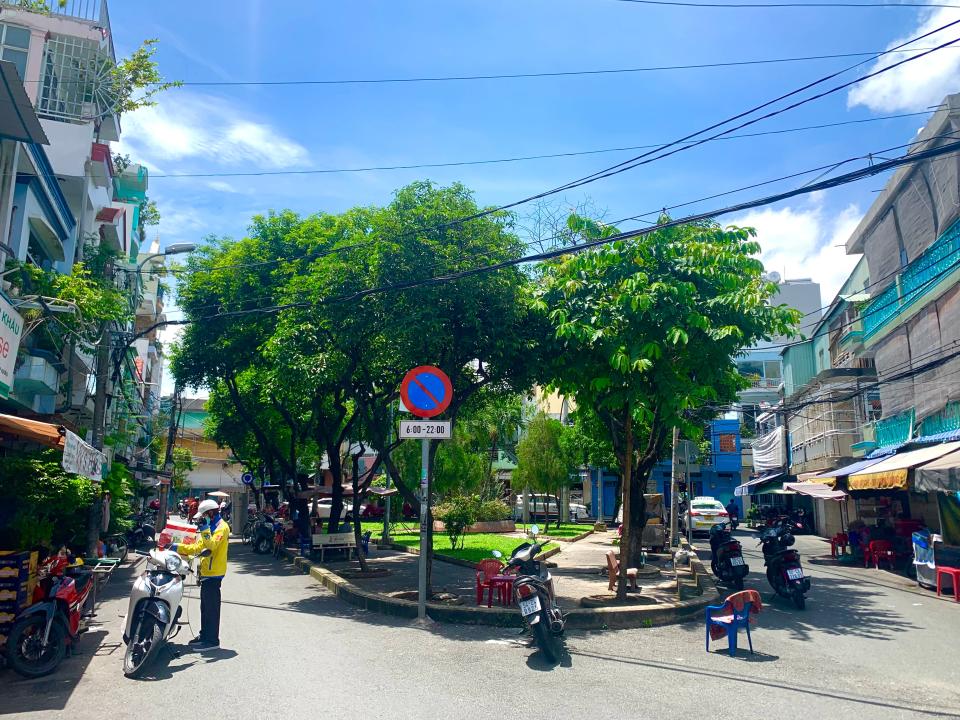 A view of the street in Ho Chi Minh City's District 4