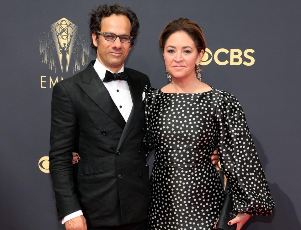 Liz Garbus with her husband Dan Cogan at the 2021 Emmy Awards (Getty Images)