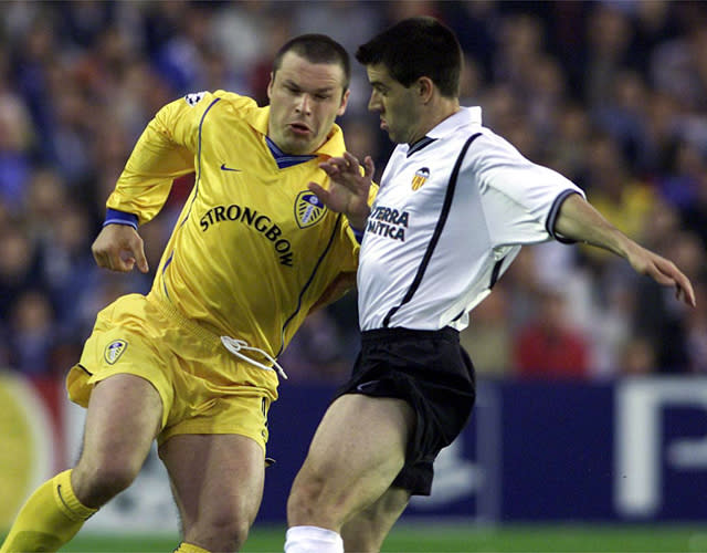 Um die Jahrtausendwende sorgte in Europa <b>Leeds United</b> für Furore. Mit Spielern wie Mark Viduka (Bild), Alan Smith, Rio Ferdinand und Lee Bowyer stürmte das Team von Erfolgscoach David O’Leary 1999/2000 ins Halbfinale des UEFA Cup und ein Jahr später sogar ins Halbfinale der Champions League. Heute spielt der dreifach englische Meister in der 2. Liga.