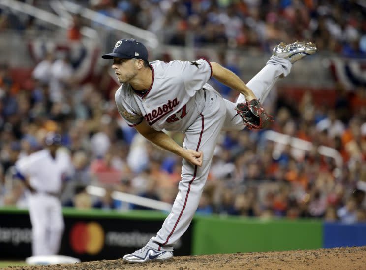 Brandon Kintzler will help the Nationals rebuild their bullpen. (AP Photo)