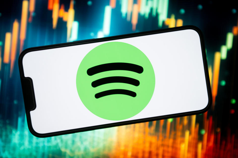 Der Streaminganbieter Spotify macht wieder Gewinn.  - Copyright: picture alliance / Sipa USA | SOPA Images