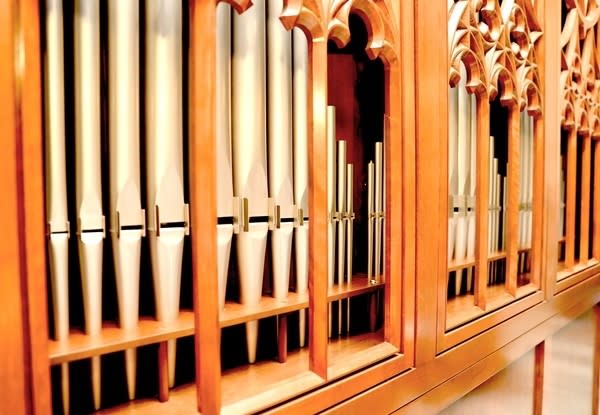 《圖說》輔大淨心堂的真管管風琴，樂音莊嚴神聖。〈輔仁大學提供〉