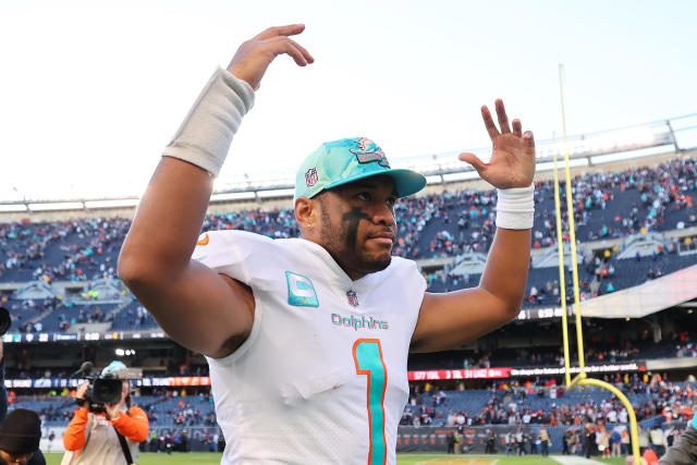 Polynesian College Players of the Year Tua Tagovailoa (2018) and Talanoa  Hufanga (2020) swapping jerseys after the Miami Dolphins 49ers game.