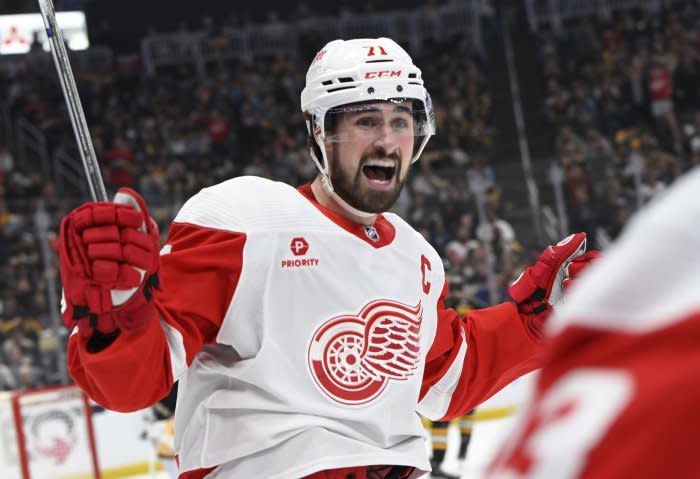 NHL: Pittsburgh Penguins defeat Detroit Red Wings in overtime