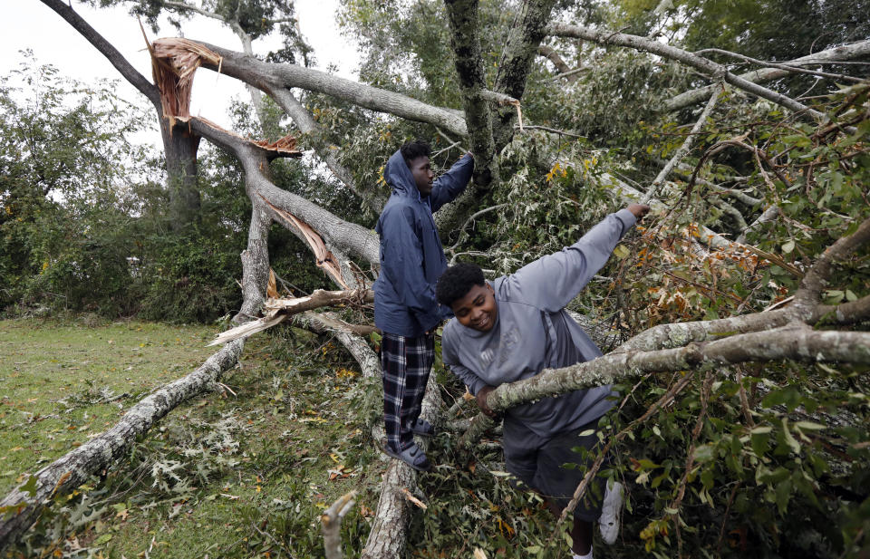 Storm system in Deep South leaves damage and death in its wake