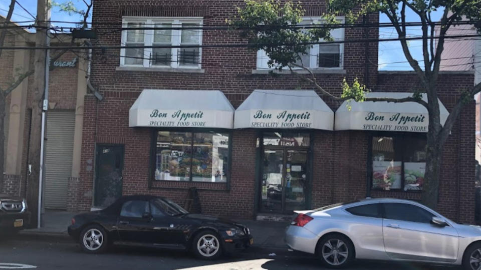 Bon Appetit' in Queens, where a NYCPD officer allegedly found a razor inside of his sandwich.