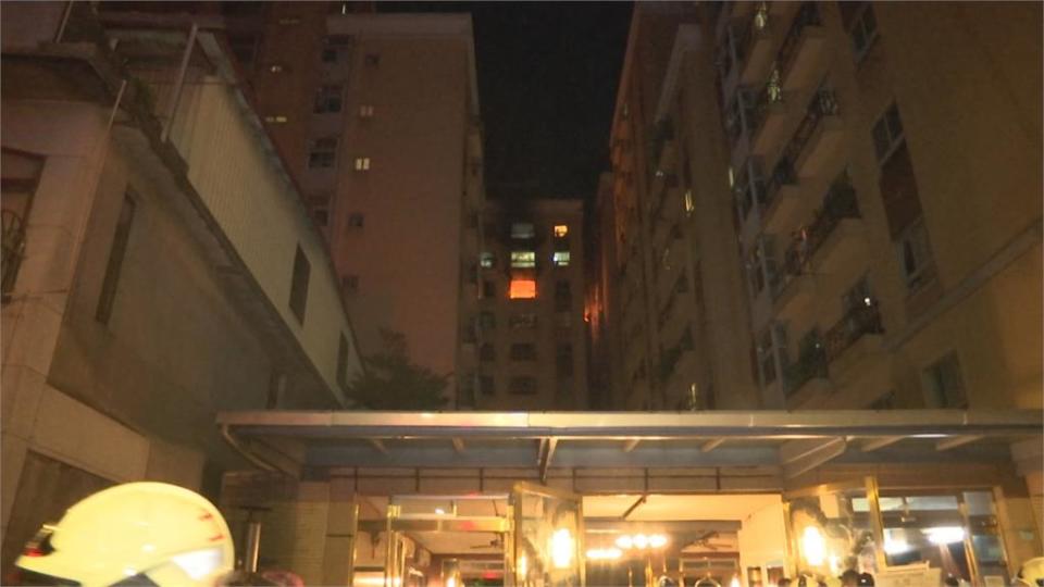 充電釀禍？新北社區大樓深夜火警　住戶暗夜驚魂