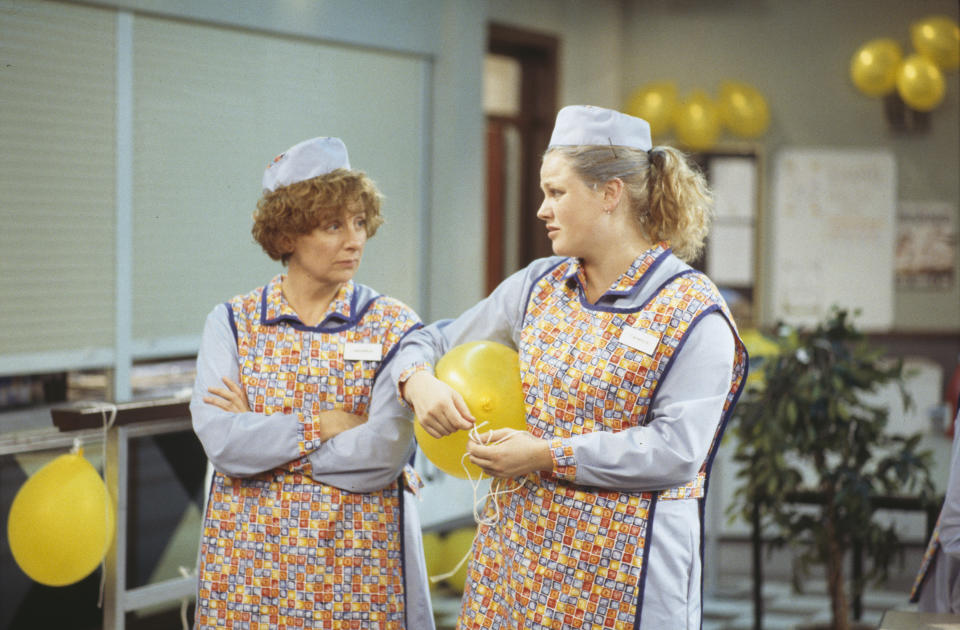 Actresses Victoria Wood (left) and Maxine Peake in a scene from episode 'Moods' of the BBC sitcom 'Dinnerladies', July 25th 1998. (Photo by Don Smith/Radio Times/Getty Images)