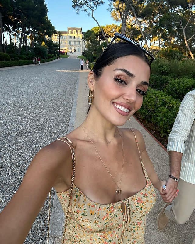 Hande Erçel ha pasado sus primeras vacaciones de verano con su pareja el empresario Hakan Sabanci