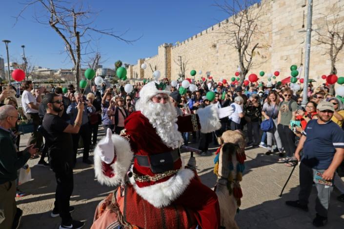 Palestinian Santa brings festive cheer to Jerusalem