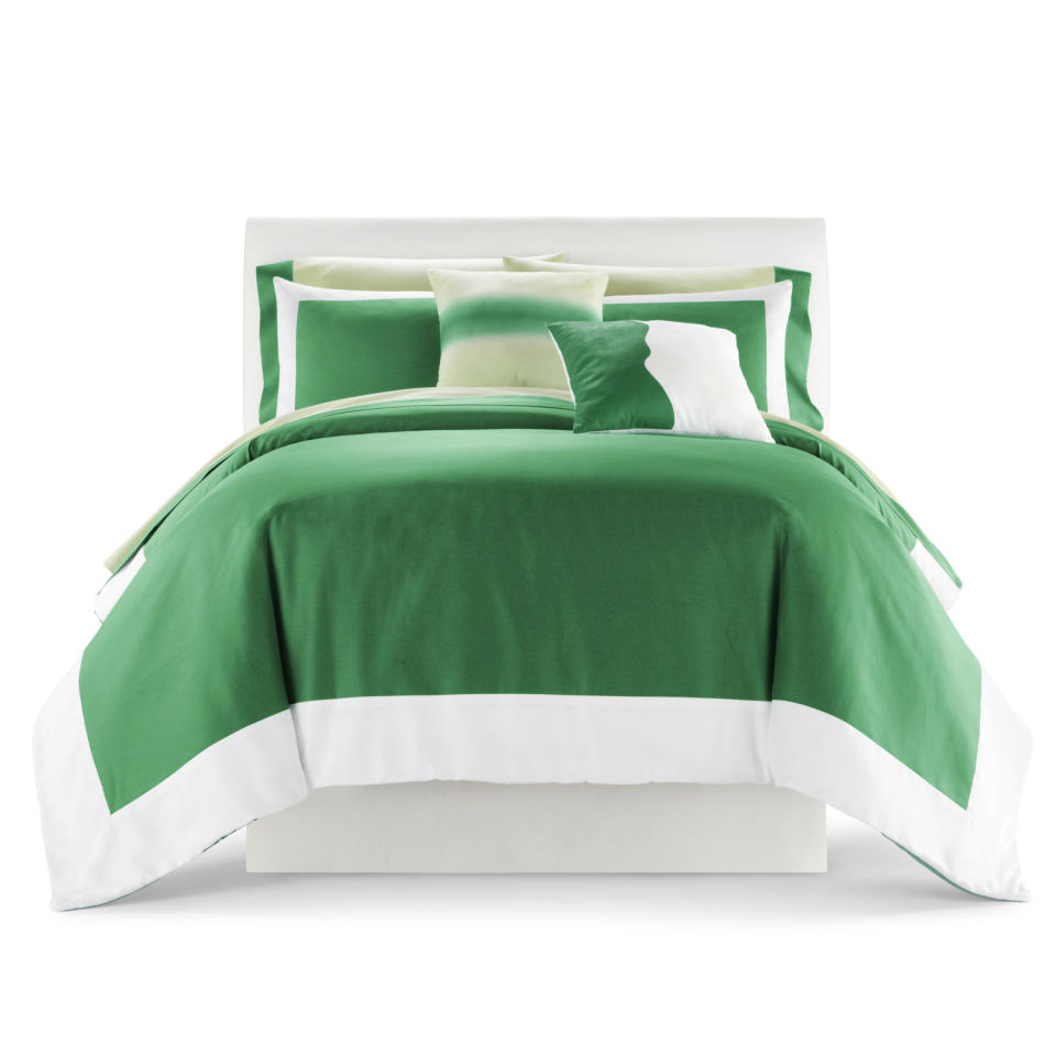 This publicity photo provided by JCPenney shows an JCPenney emerald green bedding set. In a new partnership with Pantone, JCPenney launches a bedding and bath collection that includes emerald green, Pantone’s Color of the Year (www.jcp.com). (AP Photo/JCPenney)