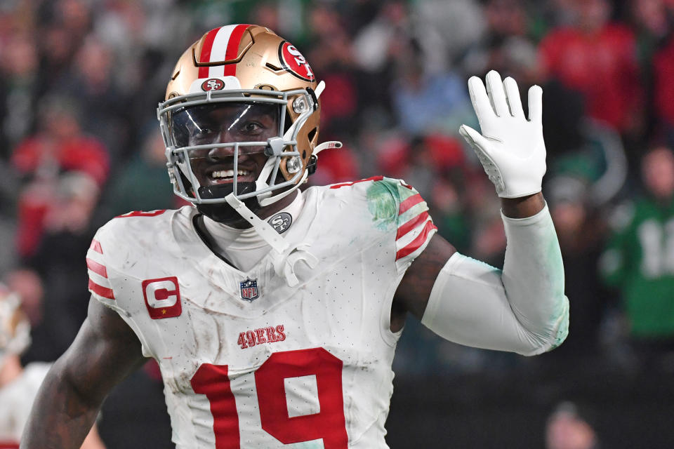 Dec 3, 2023; Philadelphia, Pennsylvania, USA; San Francisco 49ers wide receiver Deebo Samuel (19) waves goodbye to the Philadelphia Eagles fans after scoring a touchdown during the fourth quarter at Lincoln Financial Field. Mandatory Credit: Eric Hartline-USA TODAY Sports